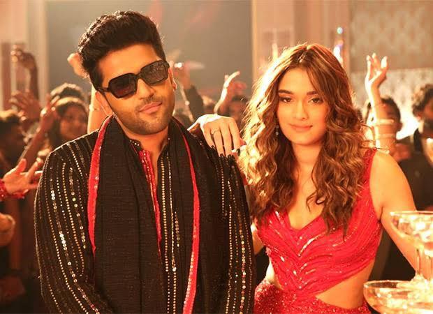 Kuch Khattaa Ho Jaay : Guru Randhawa & Saiee M Manjrekar bring a tedhi-medhi love story that promises complete family entertainment. Watch the teaser now