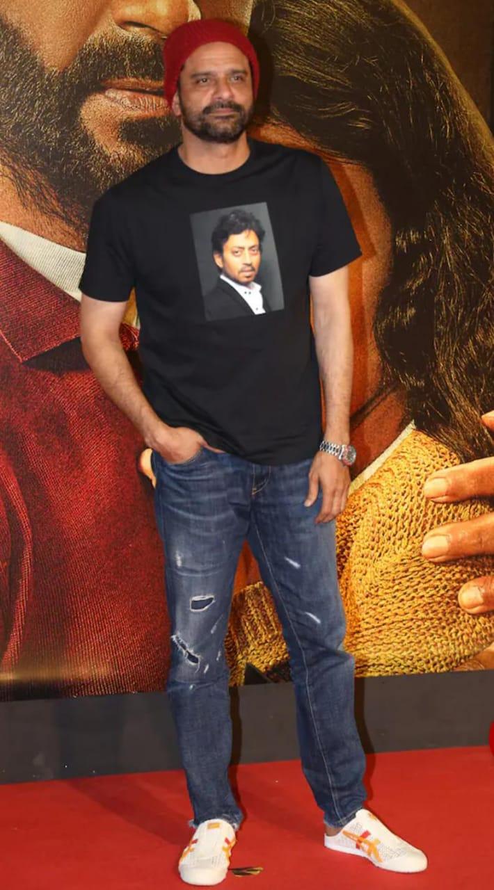 Jaideep Ahlawat Pays Ode To Irrfan Khan By Wearing T-shirt With His Photo