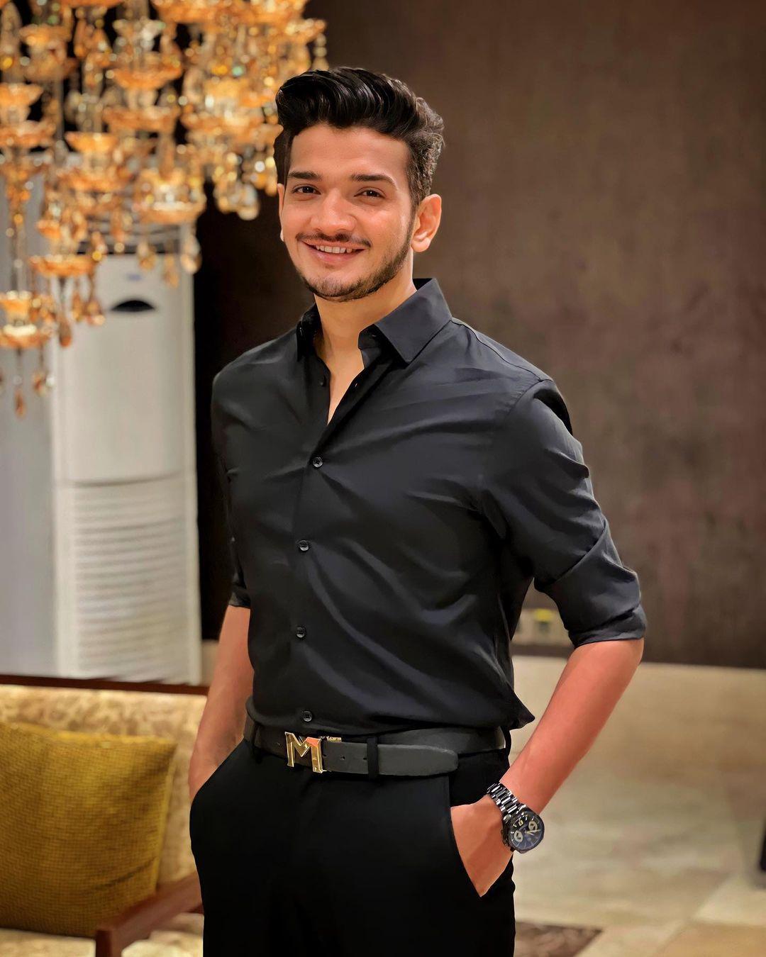 Munawar Faruqui Surprises Childhood Friend with Heartwarming Gesture