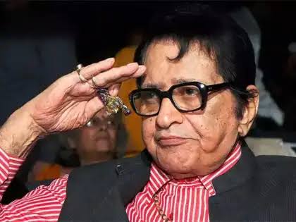 Headline Veteran Actor Manoj Kumar Passes Away at 87 in Mumbai