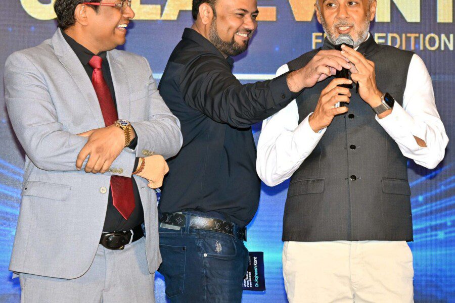 Chetan Bhagat Launches Dr Rajneesh Kant’s Book Chiropractor & Physiotherapist in Mumbai